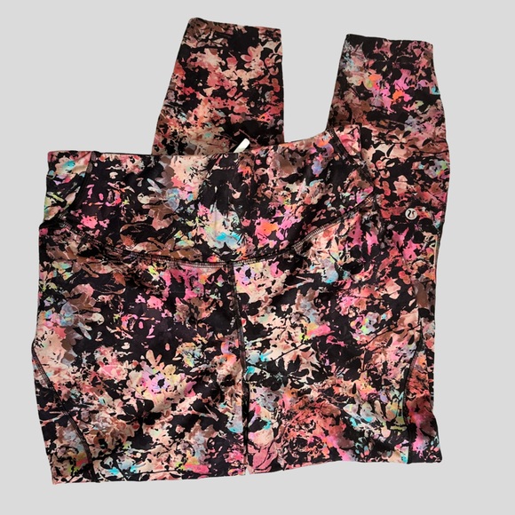 Vibrant Floral Women's Leggings - Picture 4 of 7